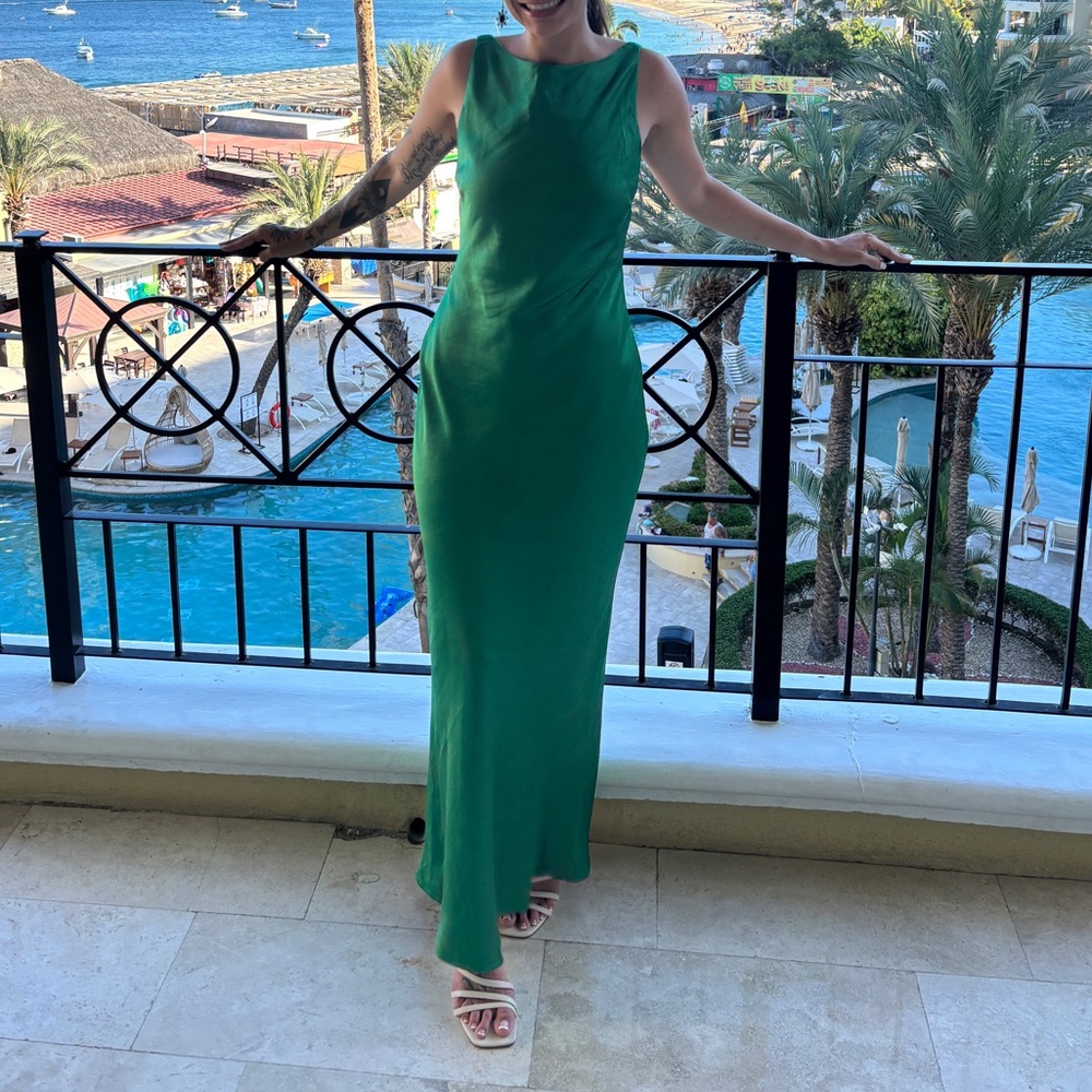 SAMSARA DRESS - EMERALD Elegant Green Sleeveless Dress